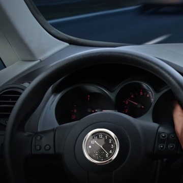 ZEGAR SAMOCHODOWY NA ROZDZIELCZEJ Z SAMOPRZYLEPNYM MECHANIZMEM