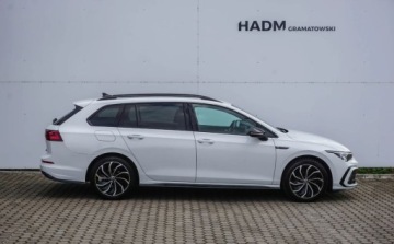 Volkswagen Golf VIII Variant 1.5 eTSI 150KM 2023 Volkswagen Golf Volkswagen Golf 1.5 eTSI MHEV R-Line DSG 1.5 Benzyna 150KM, zdjęcie 8