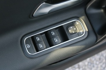 Mercedes CLA C118/X118 Coupe Facelifting 1.3 200 163KM 2024 Mercedes CLA 200 Kamera Ambiente Gwarancja, zdjęcie 16