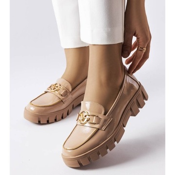 Beżowe lakierowane mokasyny Vinceza r.38