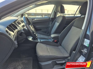 Volkswagen Golf VII Hatchback 3d 1.6 TDI CR DPF 90KM 2016 Volkswagen Golf Salon Polska Klimatyzacja Czujniki Parkowania Nawigacja, zdjęcie 11