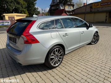 Volvo V60 I Kombi Facelifting 2.0 D4 DRIVE-E 190KM 2015 Volvo V60 Volvo V60 D4 Momentum 2.0 Diesel 190KM, zdjęcie 11