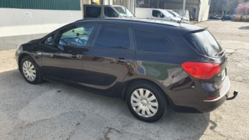 Opel Astra J Sports Tourer Facelifting 1.7 CDTI ECOTEC 110KM 2013 OPEL ASTRA J 1.7 CDTI 110 KM, super stan, bardzo zadbana, zdjęcie 9