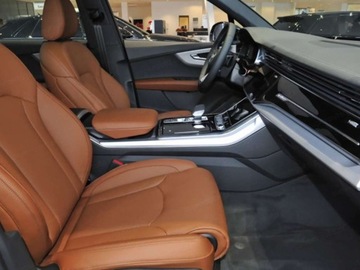 Audi Q8 2025 AUDI Q8 TFSI e quattro S line Suv (394 KM) 2025, zdjęcie 3