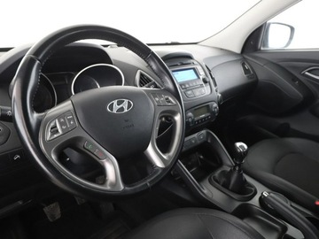 Hyundai ix35 SUV Facelifting 1.6 GDI 135KM 2014 Hyundai ix35 niski przebieg półskóra PDC grzane, zdjęcie 13