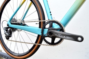 BOMBTRACK TENSION C Force11 M, полностью карбоновый