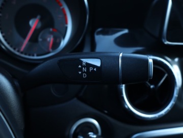 Mercedes CLA C117 Shooting Brake 1.6 200 156KM 2015 Mercedes CLA 200, Automat, Skóra, Xenon, Bi-Xenon, zdjęcie 15