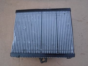 CHLADIČ RADIÁTORU VW TOUAREG 7P0820101