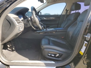 BMW Seria 7 G70 2022 BMW Seria 7 740 I 2022 3.0l 3.0 Benzyna 335KM, zdjęcie 7