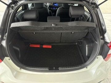Toyota Yaris III Hatchback 5d Facelifting 2017 1.5 Hybrid 100KM 2018 Toyota Yaris Hybrid 100 Selection III (2011-2019), zdjęcie 12