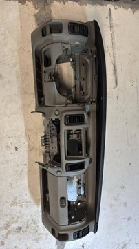 DESKA ROZDĚLOVAČE VIVARO A TRAFIC II EU SANITKA 8200191903/904