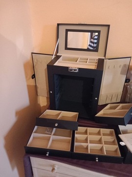 SZKATUŁKA NA BIŻUTERIE KUFEREK PUDEŁKO ORGANIZER