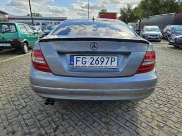 Mercedes Klasa C W204 Limuzyna 1.8 180 CGI BlueEFFICIENCY 156KM 2011 Mercedes C 180 1,8 benzyna 156KM coupe automat, zdjęcie 17