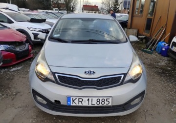 Kia Rio III 2011 Kia Rio I rej 2012r, 1.2 Benzyna. Lekko uszkodzony tyl. Jezdzi. 1.2 80KM, zdjęcie 15