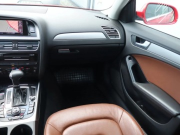 Audi A4 B8 Avant Facelifting 2.0 TDI 143KM 2013 Audi A4 2.0 TDI, Automat, Skóra, Navi, Xenon, zdjęcie 7