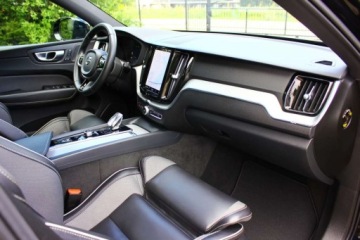 Volvo XC60 II 2023 Volvo XC 60 B4 197KM AWD PLUS DARK 100 Bezwypadkowy ASO 69 TKM PERFEKT AUTO, zdjęcie 30