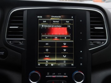 Renault Megane IV Hatchback 5d 1.3 TCe 140 FAP 140KM 2018 Renault Megane 1.3 TCe, Salon Polska, Serwis ASO, zdjęcie 12