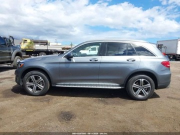 Mercedes GLC C253 2018 Mercedes-Benz GLC 300 2018 2.0l 2.0 Benzyna 241KM, zdjęcie 2