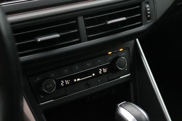 Volkswagen Polo VI GTI 2.0 TSI 200KM 2019 Volkswagen Polo GTI 200HP DSG G.Fotele Szyberdach, zdjęcie 22