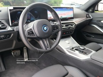 BMW Seria 3 G20-G21 Touring 2.0 330e 292KM 2023 BMW Seria 3 330e xDrive Touring 2.0 Hybryda Plug-in 292KM, zdjęcie 35