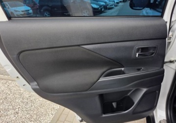 Mitsubishi Outlander III SUV Facelifting 2015 2.0 MIVEC 150KM 2015 Mitsubishi Outlander 2.0Benz 150KM Kamera ALU Temp Grz.Fotele Serwis Oplat, zdjęcie 21