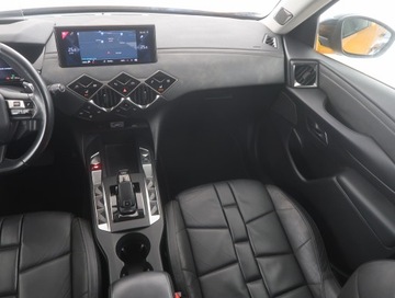 DS 3 Hatchback Facelifting 2016 1.2 PureTech 110KM 2020 DS 3 1.2 PureTech, Automat, Skóra, Navi, Klima, zdjęcie 7