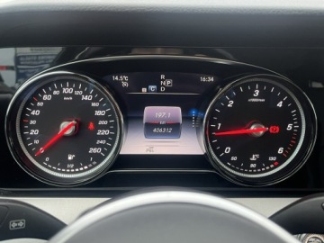 Mercedes Klasa E W213 2019 Mercedes E 220 Automat Bogate wyposażenie 2019, zdjęcie 20