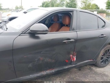 Alfa Romeo Giulia II Sedan 2.0 TBi 280KM 2018 Alfa Romeo Giulia 2018 Alfa Romeo Giulia AWD 2.0 Benzyna 280KM, zdjęcie 5