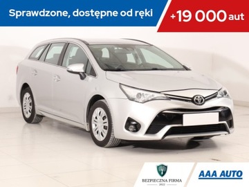 Toyota Avensis III Wagon Facelifting 2015 1.6 D-4D 112KM 2015 Toyota Avensis 1.6 D-4D, Salon Polska, Serwis ASO