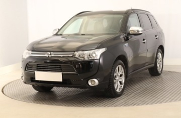 Mitsubishi Outlander III 2014 Mitsubishi Outlander 2.0 PHEV, 4X4, Automat, zdjęcie 1
