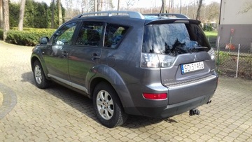 Mitsubishi Outlander II 2.0 DID DOHC 140KM 2007 Mitsubishi Outlander II 2.0 DID 7-miejsc, zdjęcie 2