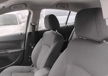 Chevrolet Cruze Sedan 1.8 16V DOHC 141KM 2012 Chevrolet Cruze 2012r, 1.8 Benzyna LPG. Lekko uszkodzony prawy tyl. Jezdz, zdjęcie 7