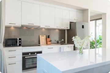 Микроволновая печь KERNAU KFMO 203 EB