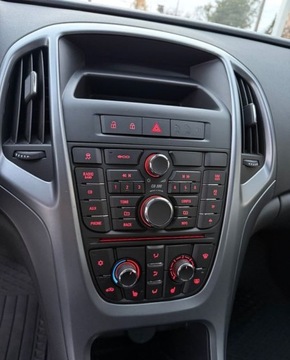 Opel Astra J Sports Tourer Facelifting 1.6 Twinport ECOTEC 115KM 2013 Opel Astra 1 wlasciciel, auto bezwypadkowy, NISKI POTWIERDZONY PRZEBIEG, zdjęcie 6