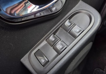 Dacia Duster I SUV Facelifting 1.2 TCe 125KM 2015 Dacia Duster 1.2Benz.125KM 6Bieg.Klima Navi Bluetooth Parktronic Faktura G, zdjęcie 29