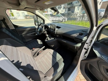 Opel Combo E Kombivan 1.5 Diesel 131KM 2021 Opel Combo niepełnosprawnych rampa inwalida 2021, zdjęcie 26