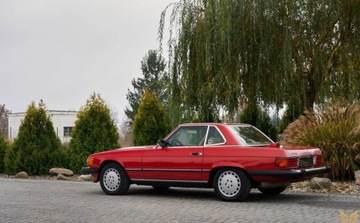 Mercedes SL R107 1987 Mercedes-Benz SL 560 SL, zdjęcie 1