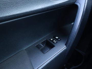 Toyota Corolla X Sedan Facelifting 1.6 Valvematic 132KM 2014 Toyota Corolla 1.6 Valvematic, Salon Polska, zdjęcie 16