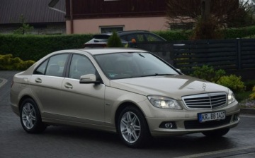 Mercedes Klasa C W204 Limuzyna 1.6 180 K BlueEFFICIENCY 156KM 2009 Mercedes-Benz Klasa C 1.6B Kompresor Skora Navi Xenon 2 KPL KOL Serwis Zad