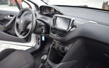 Peugeot 208 I Hatchback 5d Facelifting 1.6 BlueHDi 75KM 2018 Peugeot 208 Peugeot 208 1.6 BlueHDI Tablet, Klima 1.6 Diesel 75KM, zdjęcie 10