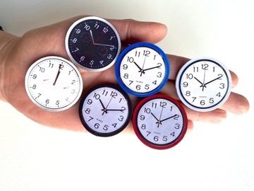 Miniaturowy zegar do domku dla lalek nowoczesny