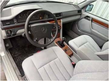 Mercedes W124 Sedan 2.5 D 113KM 1995 Mercedes-Benz W124 E 250, zdjęcie 13