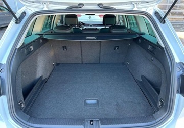 Volkswagen Passat B8 Variant Facelifting 2.0 TDI SCR 150KM 2022 Volkswagen Passat Elegance Pakiety, FV 23, ACC, Kamera, Podgrzewane 4 fot, zdjęcie 10