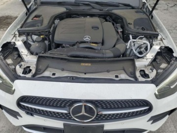 Mercedes Klasa E W213 2022 Mercedes-Benz Klasa E 350 2022 2.0l 2.0 Benzyna 255KM, zdjęcie 6