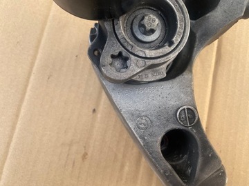 UCHYCENÍ KOMPRESOR KLIMA 7646904 BMW G30 G31 M550I 750I G11 G12 G05 X5 5.0I