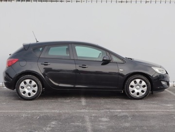 Opel Astra J Hatchback 5d 1.4 Turbo ECOTEC 140KM 2011 Opel Astra 1.4 T, Klima, Tempomat, Parktronic, zdjęcie 5