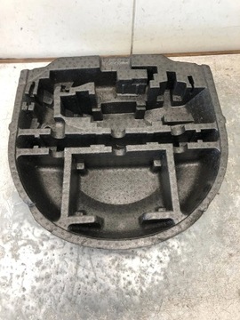 STYROPIAN BAGAŻNIKA MITSUBISHI COLT VI MN148903