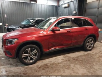 Mercedes GLC C253 2019 Mercedes-Benz GLC 300 4Matic 2019 2.0L 2.0 Benzyna 241KM, zdjęcie 2