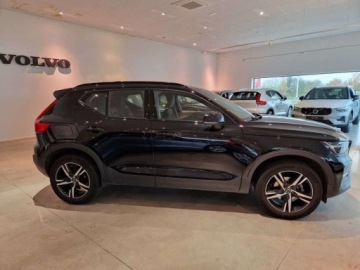 Volvo XC40 Crossover Facelifting 2.0 B3 163KM 2025 VOLVO XC40 B3 Plus Dark Suv 2.0 163KM 2025, zdjęcie 1