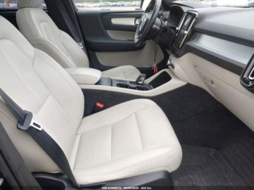 Volvo XC40 Crossover 2.0 T5 247KM 2020 Volvo XC 40 T5 Momentum 2020 2.0l 2.0 Benzyna 248KM, zdjęcie 9